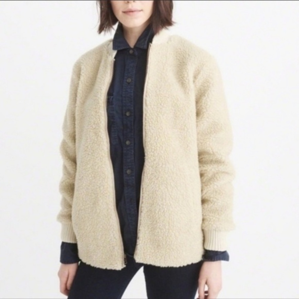 Abercrombie & Fitch Oversized Sherpa Zip Up Bomber Jacket Size M